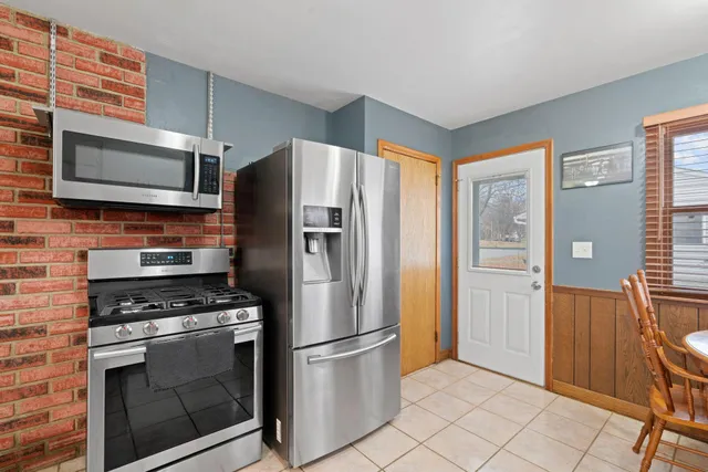 $359,900 | 2008 Zircon Lane, Eagan, MN 55122