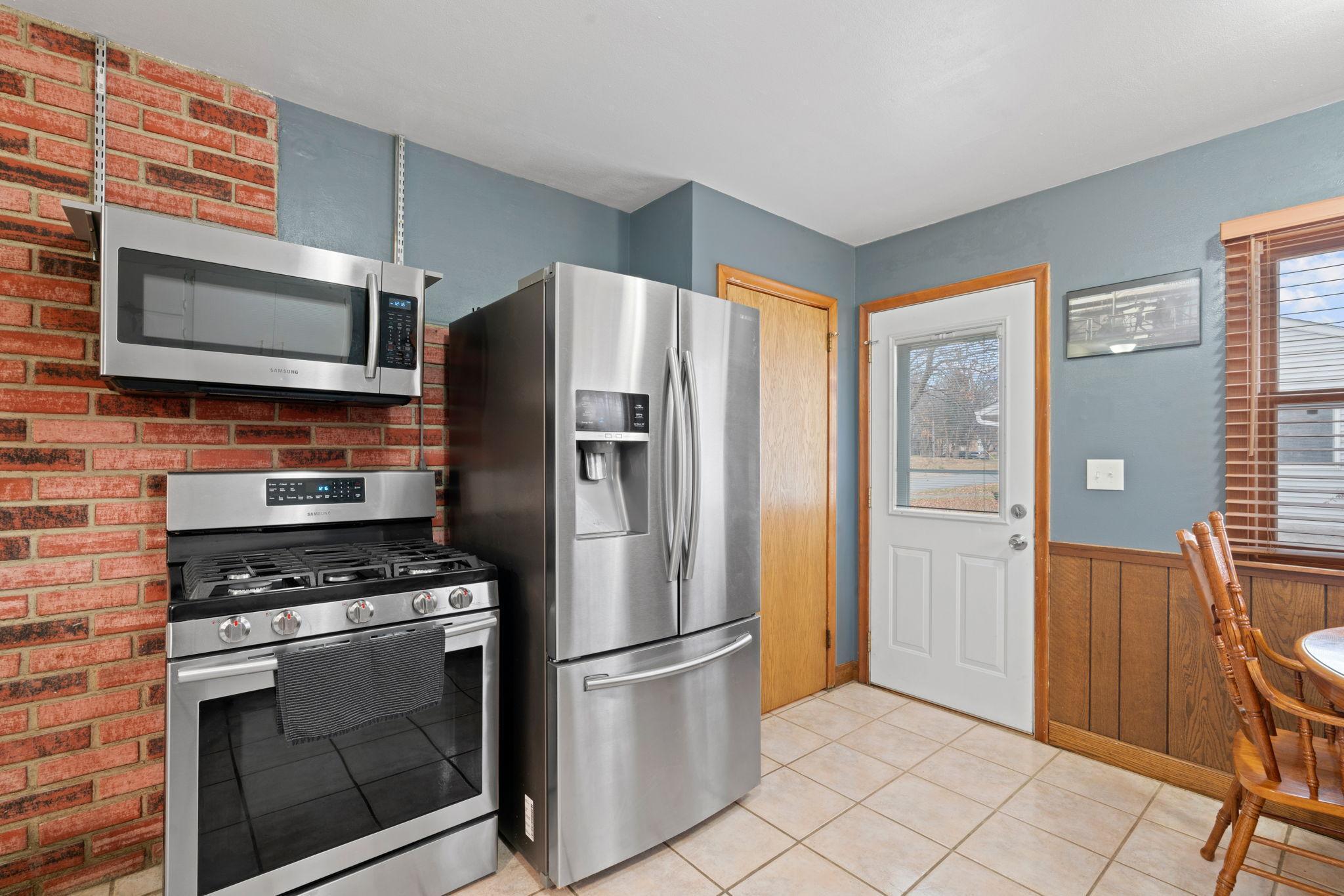 2008 Zircon Lane St. Paul, MN 55122 - Photo 3 of 14