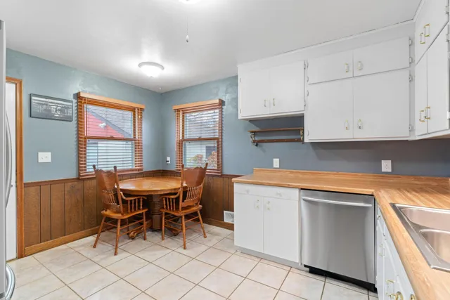 $359,900 | 2008 Zircon Lane, Eagan, MN 55122