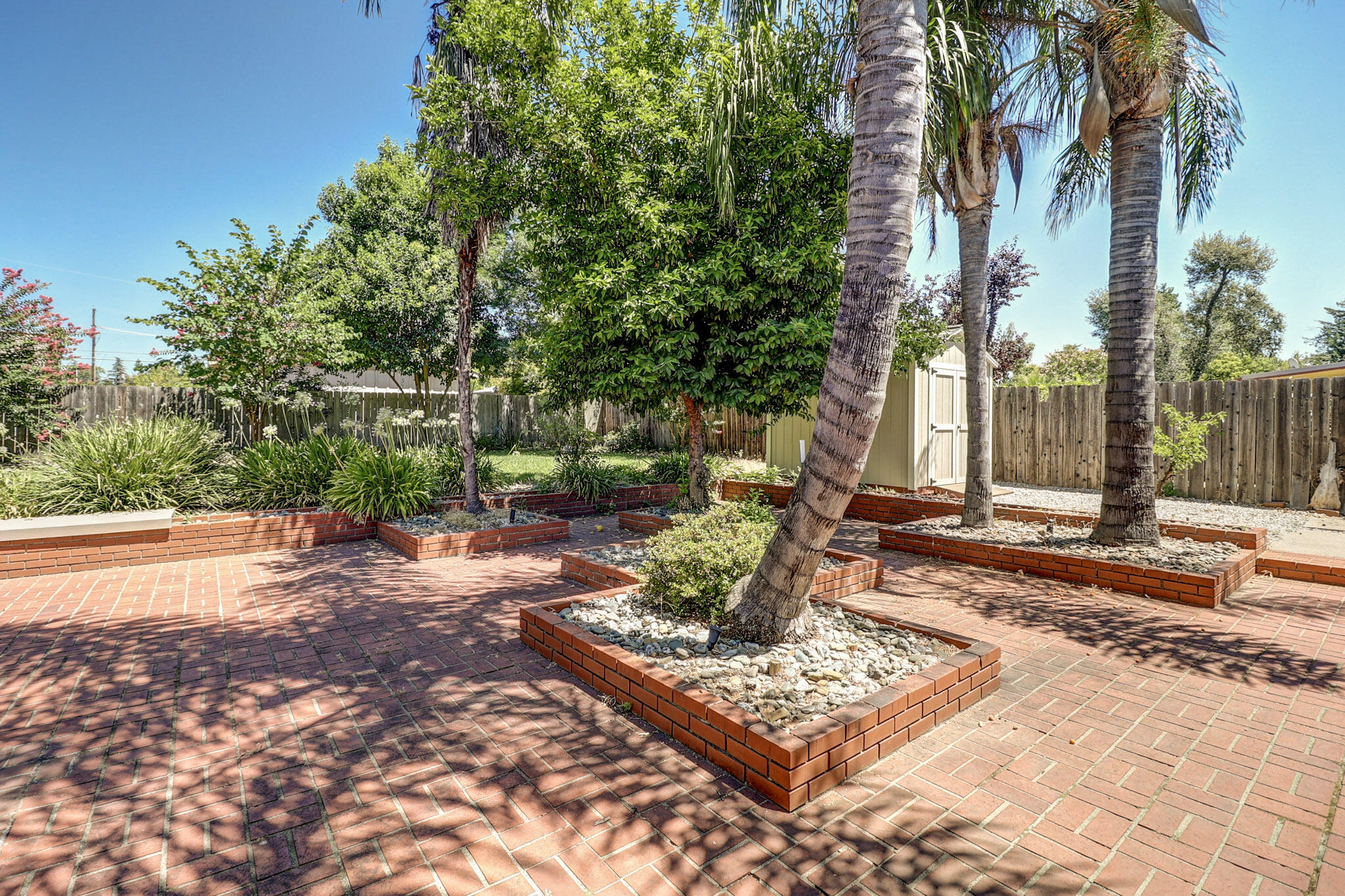 544 Rafael Street Redding, CA 96002 - Photo 4 of 41 AMAZING BACK YARD