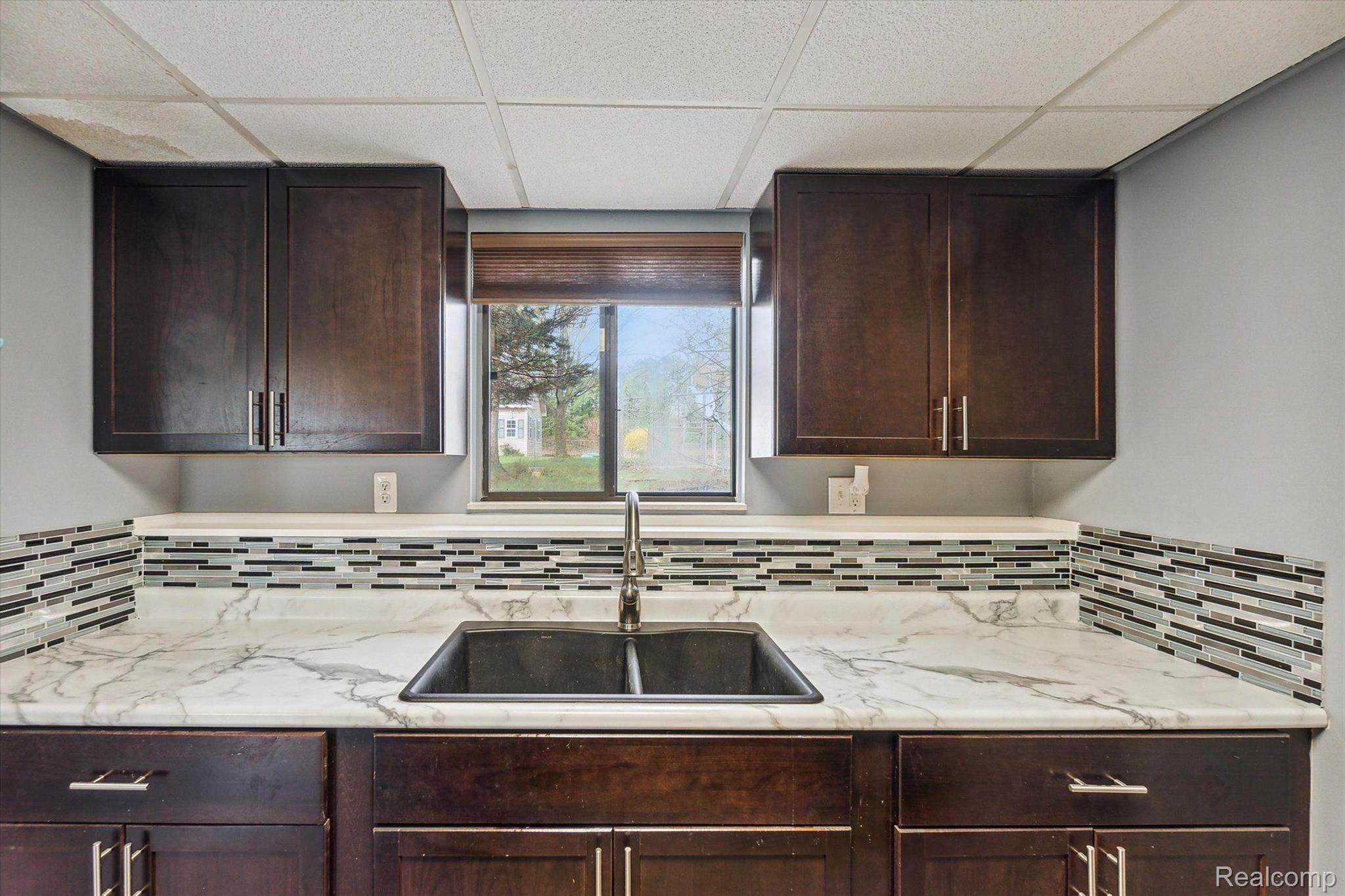 2196 South Vassar Road Burton, MI 48519 - Photo 17 of 39 Gallery Image 17