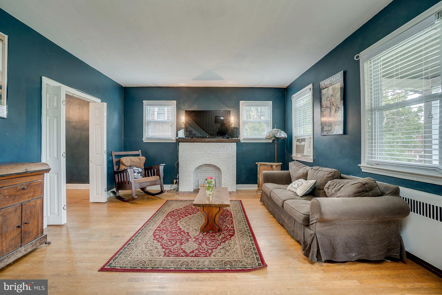 3302 Cedarhurst Road Baltimore, MD 21214 - Photo 5 of 39 Gallery Image 5