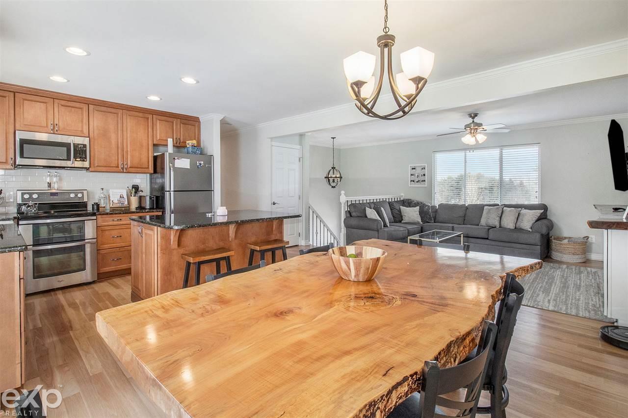 3691 Mason Road Howell, MI 48843 - Photo 8 of 31 50067635-7.JPG