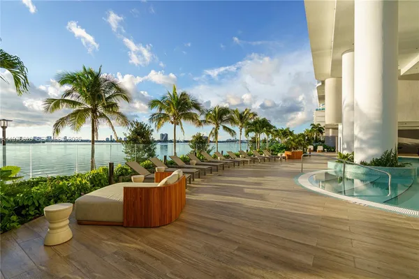 $18,500 | 700 Northeast 24th Street, Unit 5401, Miami, FL 33137