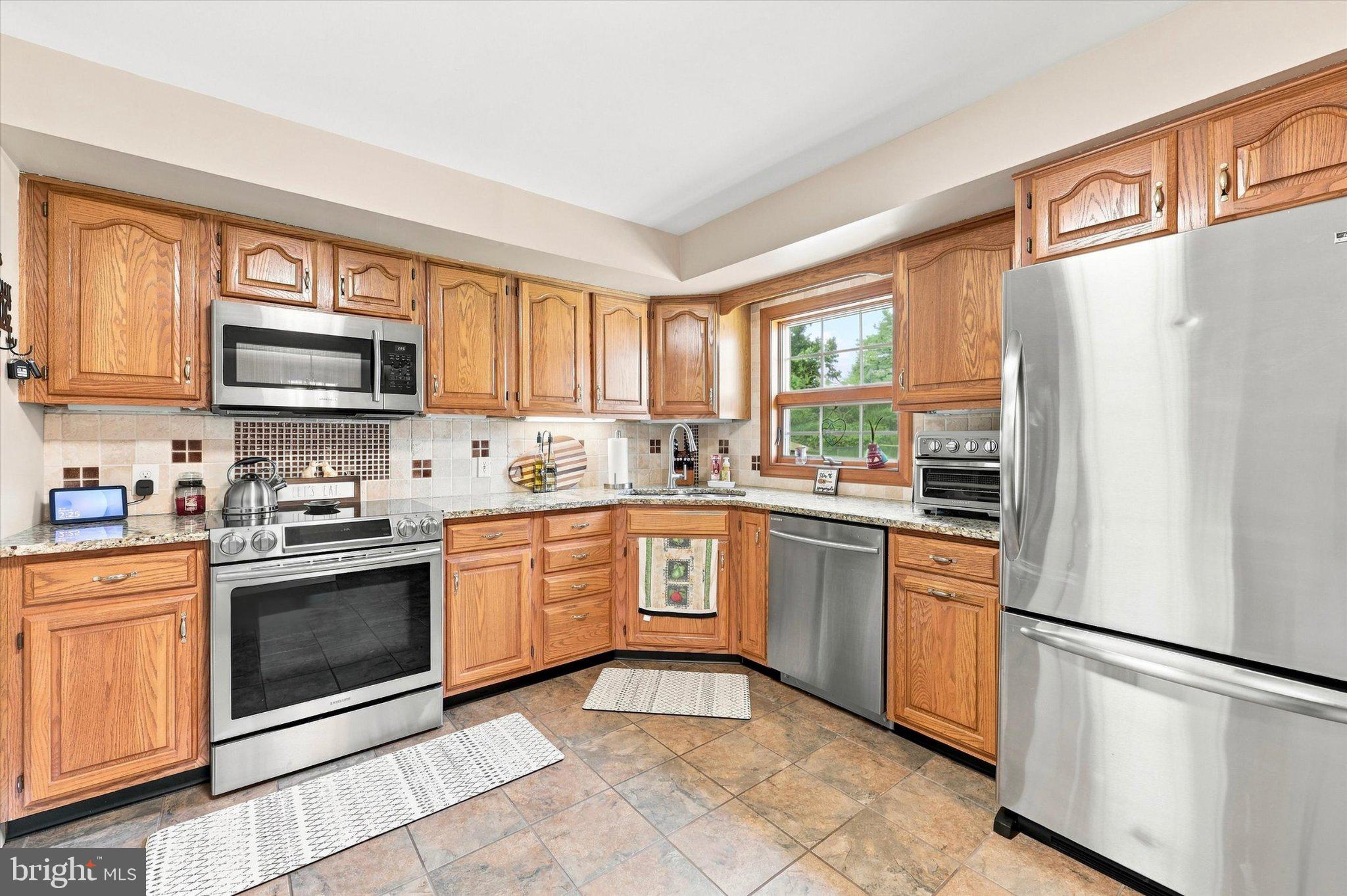 337 Middle Holland Road Southampton, PA 18966 - Photo 8 of 40 Gallery Image 8
