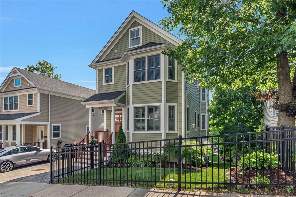 27 Beryl Street Boston, MA 02131 - Photo 2 of 39
