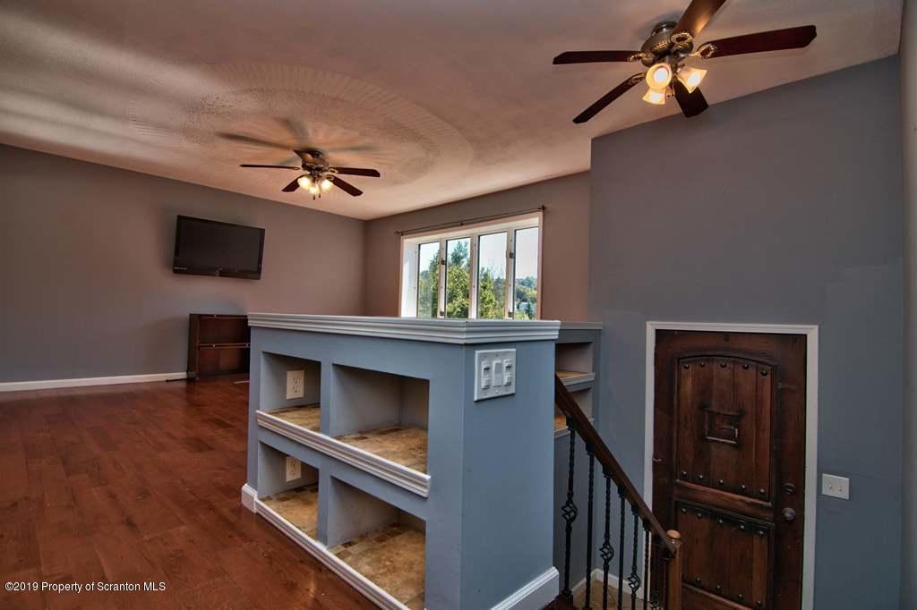 633 White Birch Road Clarks Summit, PA 18411 - Photo 5 of 52 Gallery Image 5