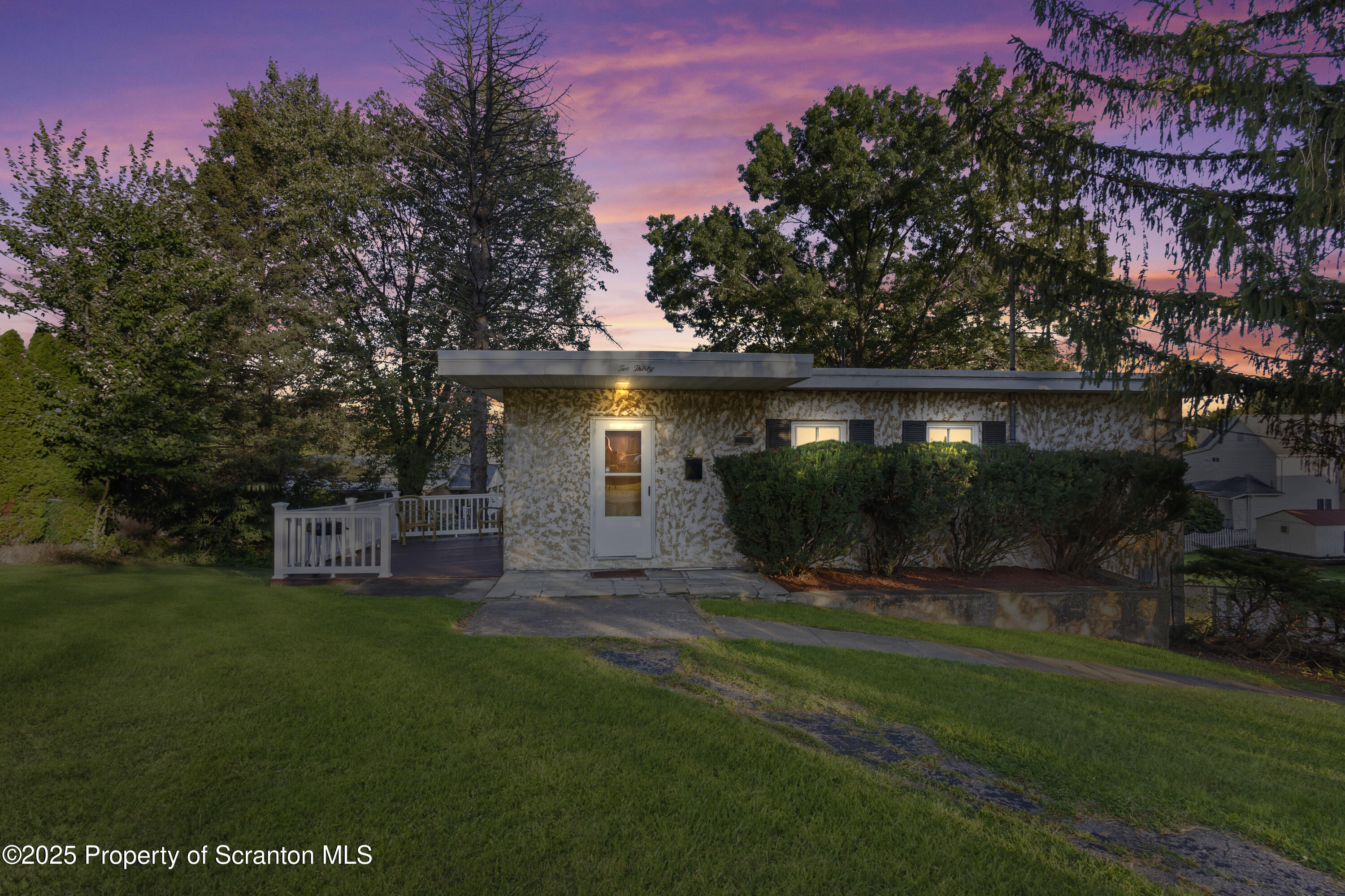 231 Gaston Place Scranton, PA 18508 - Photo 26 of 26 H27A2899 DTE 2