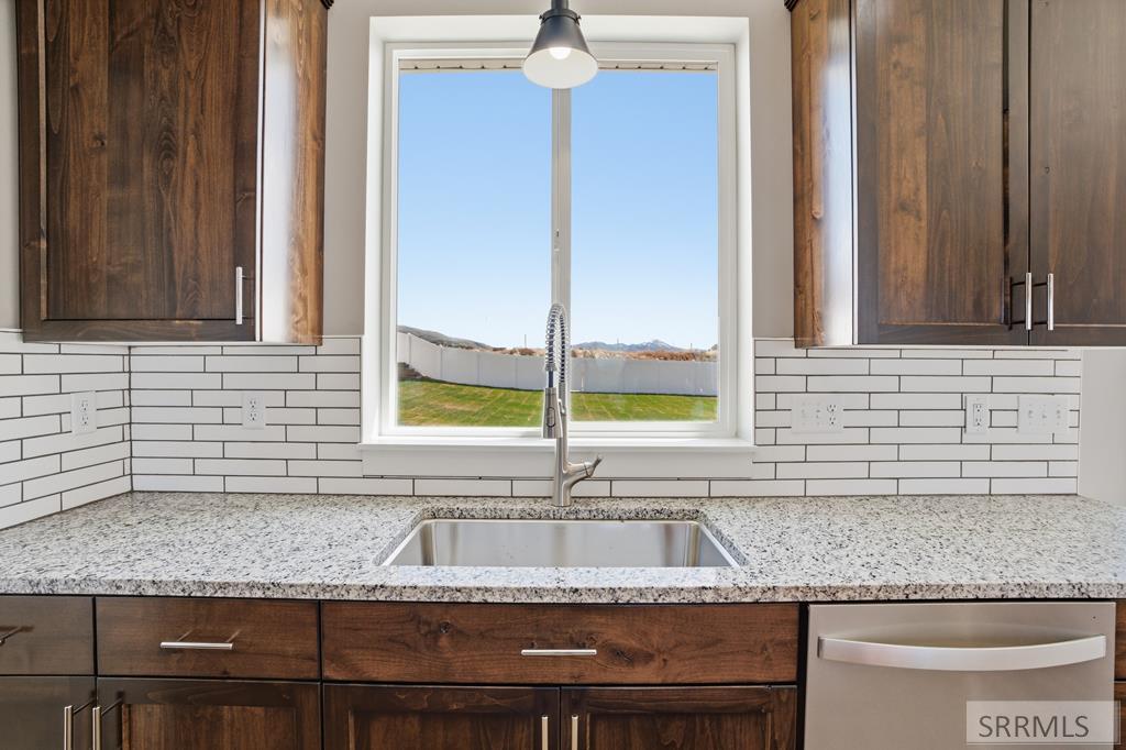 564 Vista Drive Pocatello, ID 83201 - Photo 12 of 41