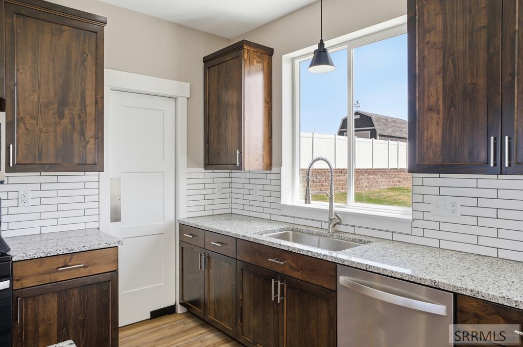564 Vista Drive Pocatello, ID 83201 - Photo 8 of 41