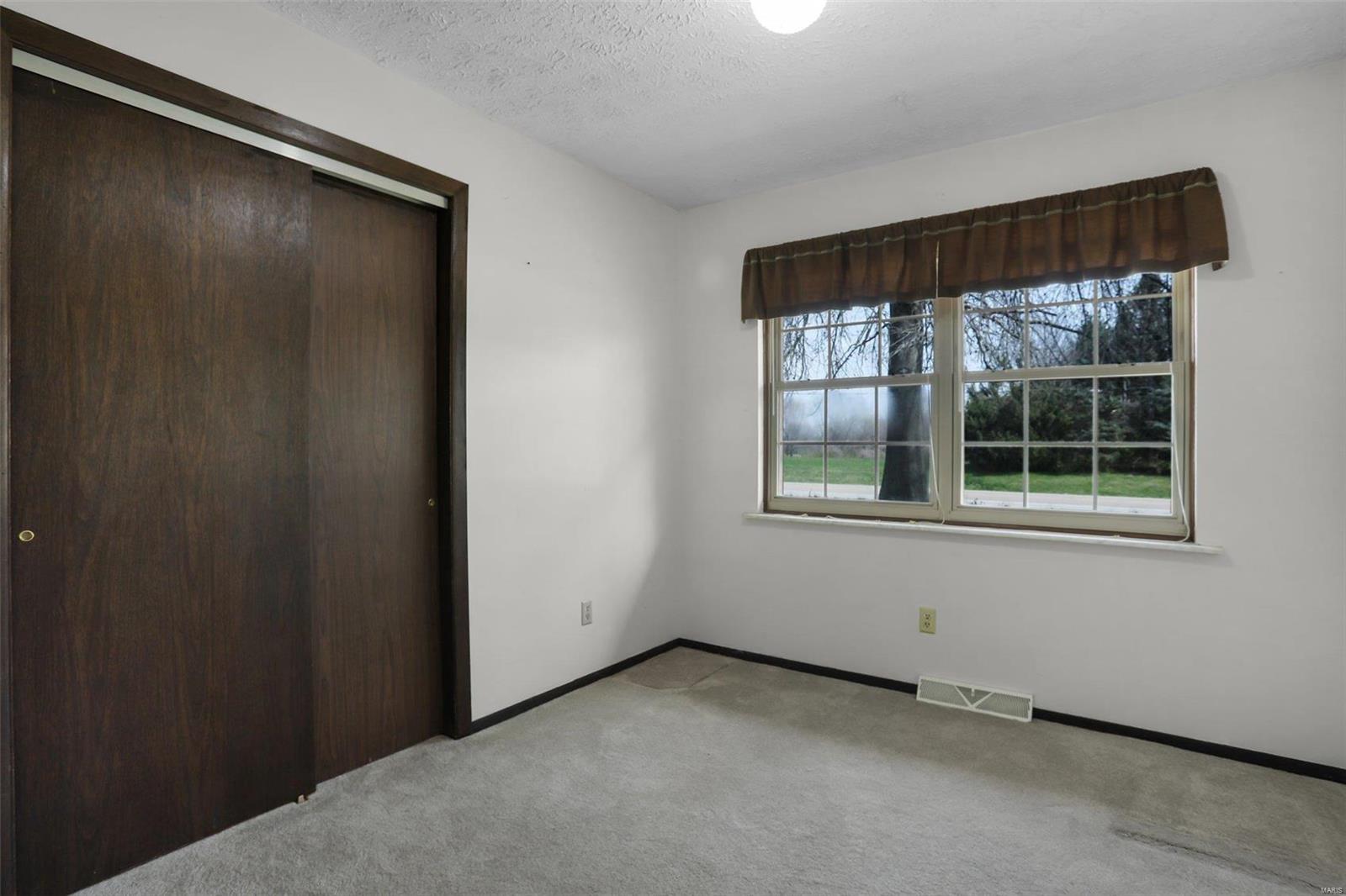 1123 Troy O'Fallon Road Troy, IL 62294 - Photo 23 of 33