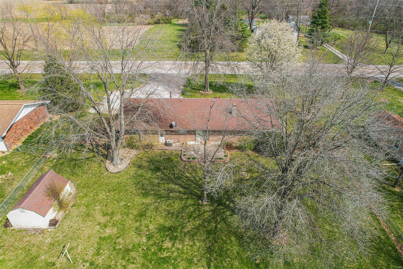 1123 Troy O'Fallon Road Troy, IL 62294 - Photo 3 of 33