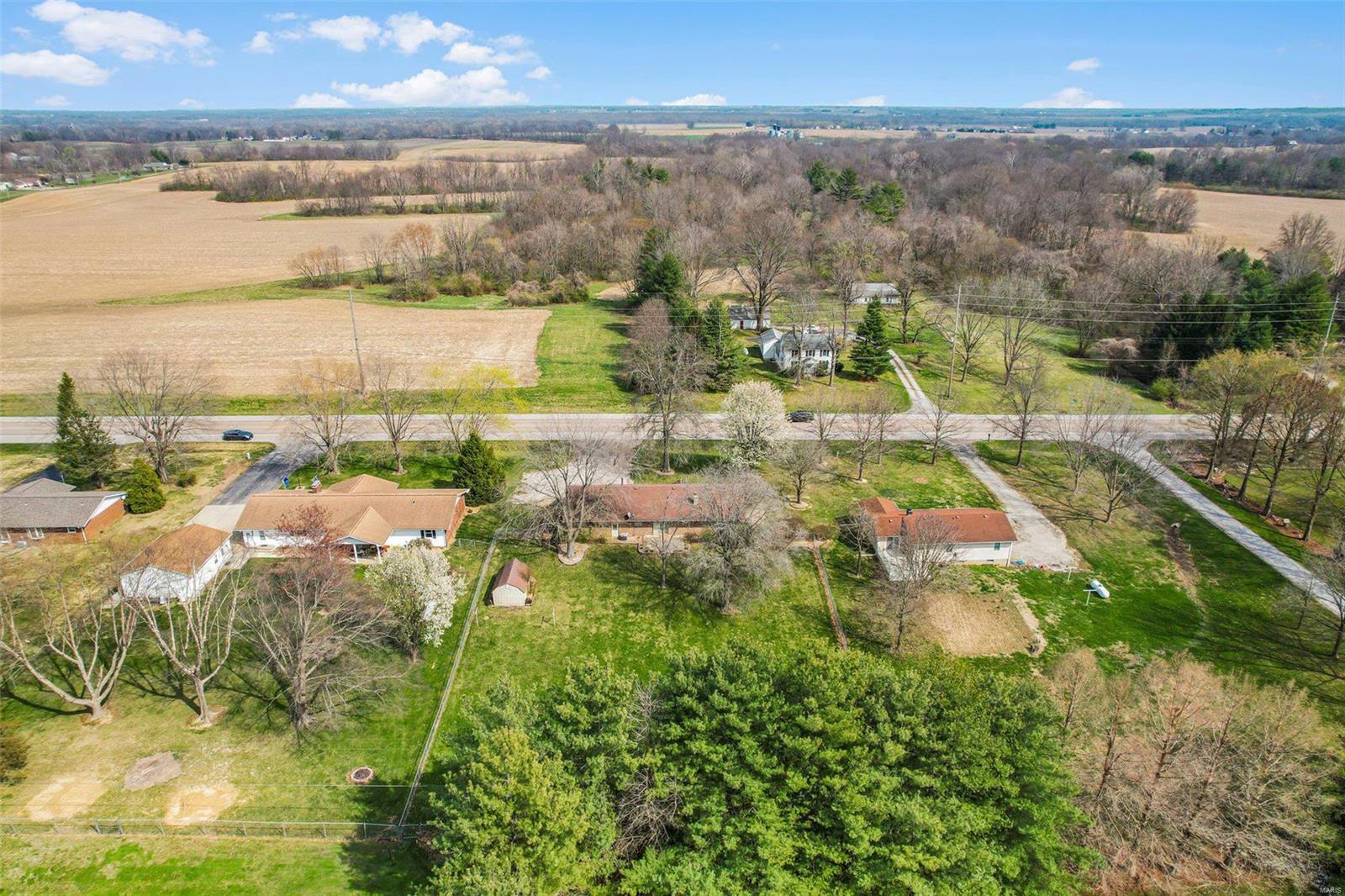 1123 Troy O'Fallon Road Troy, IL 62294 - Photo 5 of 33
