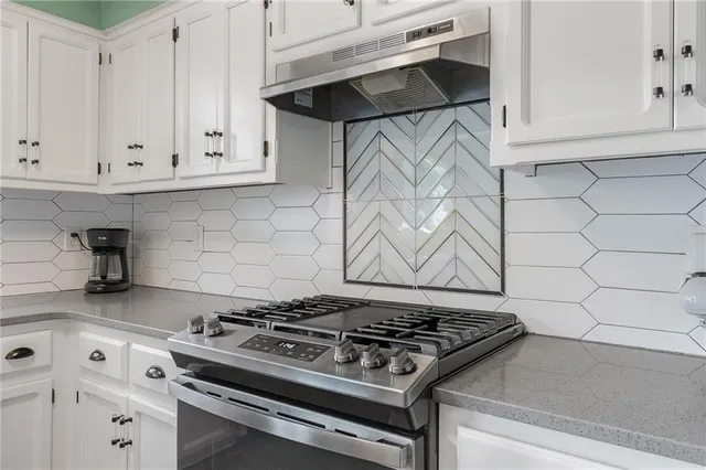 $319,500 | 9001 West 121st Terrace, Overland Park, KS 66213