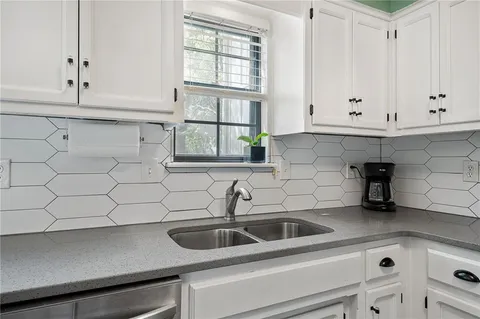 $315,000 | 9001 West 121st Terrace, Overland Park, KS 66213