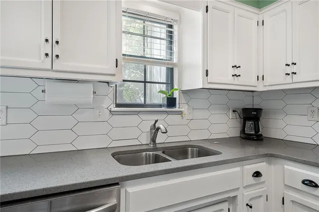 $319,500 | 9001 West 121st Terrace, Overland Park, KS 66213