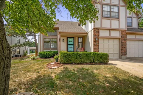 $315,000 | 9001 West 121st Terrace, Overland Park, KS 66213