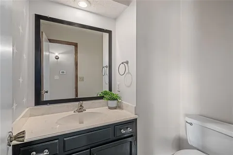 $315,000 | 9001 West 121st Terrace, Overland Park, KS 66213