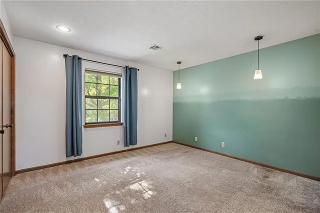 $319,500 | 9001 West 121st Terrace, Overland Park, KS 66213