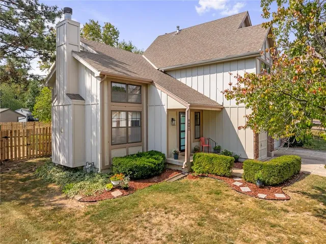$319,500 | 9001 West 121st Terrace, Overland Park, KS 66213