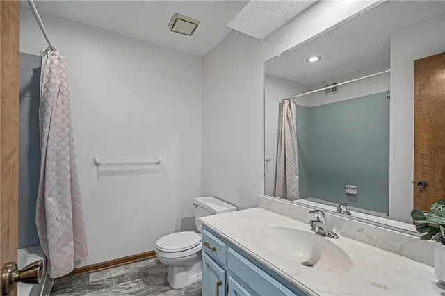 $319,500 | 9001 West 121st Terrace, Overland Park, KS 66213