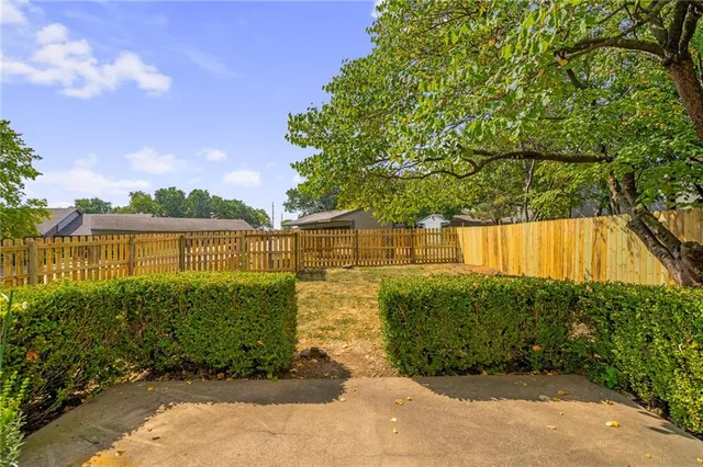 $319,500 | 9001 West 121st Terrace, Overland Park, KS 66213