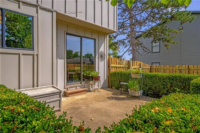 $319,500 | 9001 West 121st Terrace, Overland Park, KS 66213