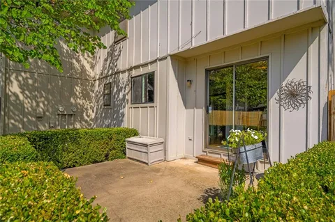 $315,000 | 9001 West 121st Terrace, Overland Park, KS 66213