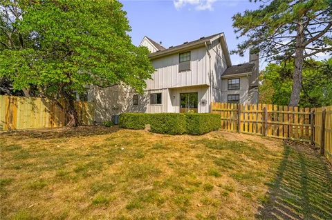 $315,000 | 9001 West 121st Terrace, Overland Park, KS 66213