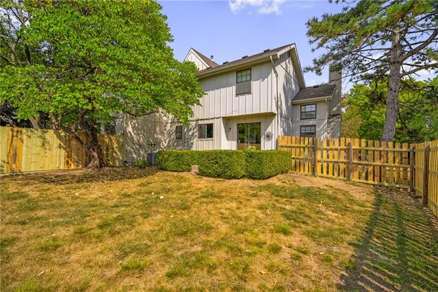 $319,500 | 9001 West 121st Terrace, Overland Park, KS 66213