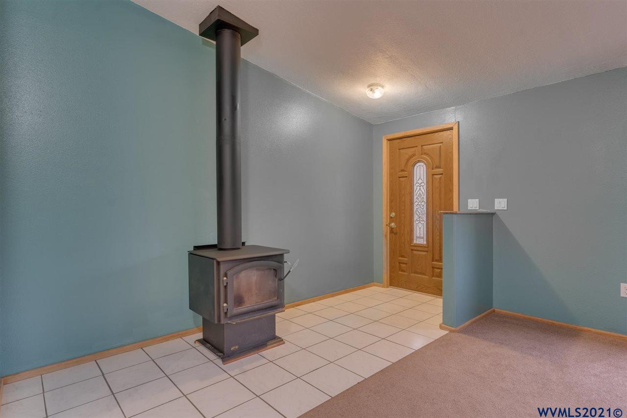 36150 Cold Springs Road Crabtree, OR 97355 - Photo 7 of 34 Gallery Image 7