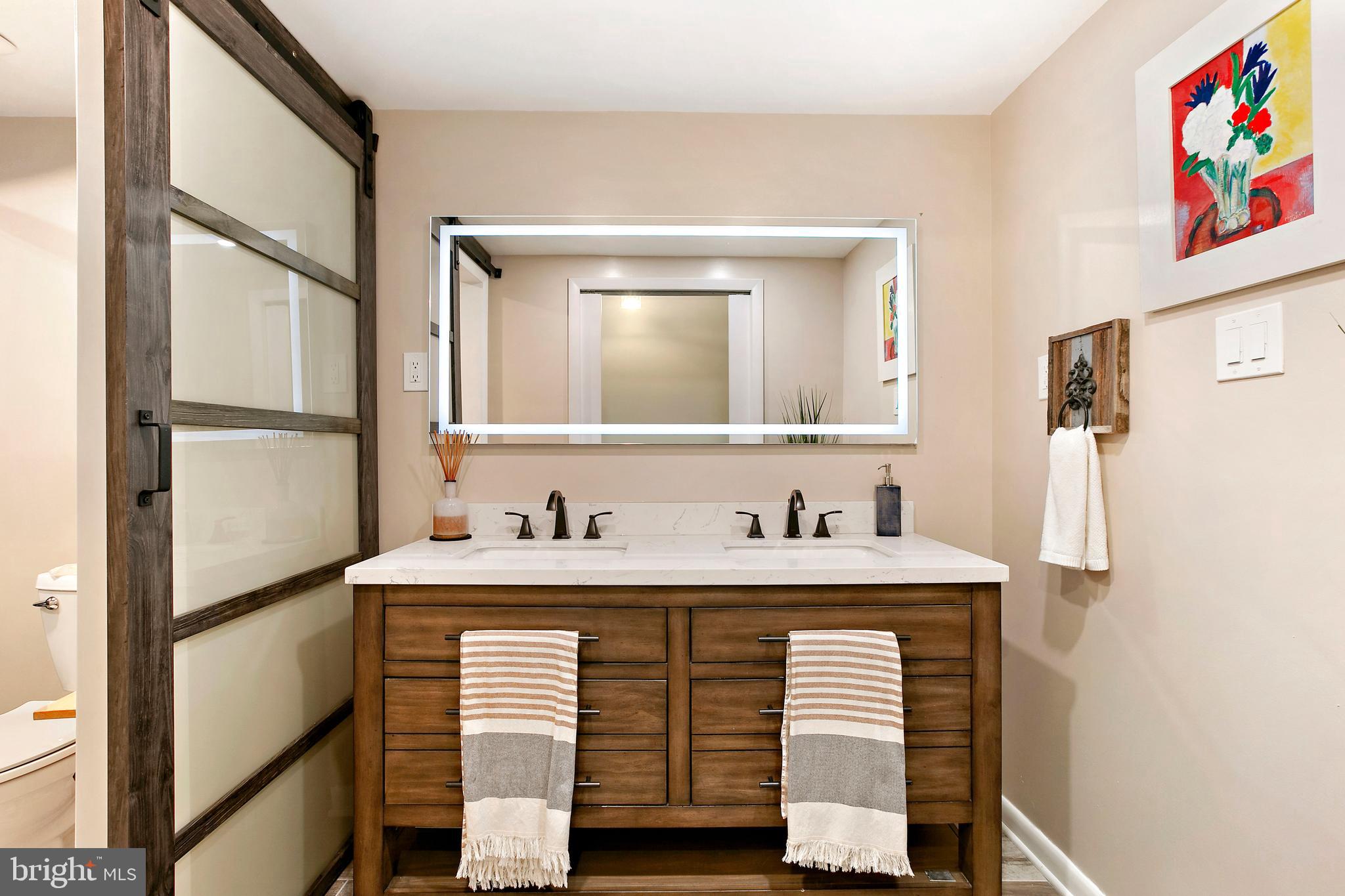 2 Cross Keys Road, Unit 2A Baltimore, MD 21210 - Photo 24 of 35 Primary bath