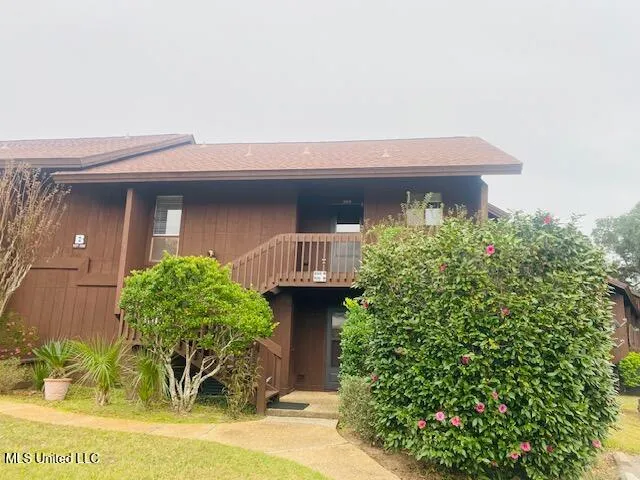 $1,375 | 208 Molokai, Unit B, Diamondhead, MS 39525