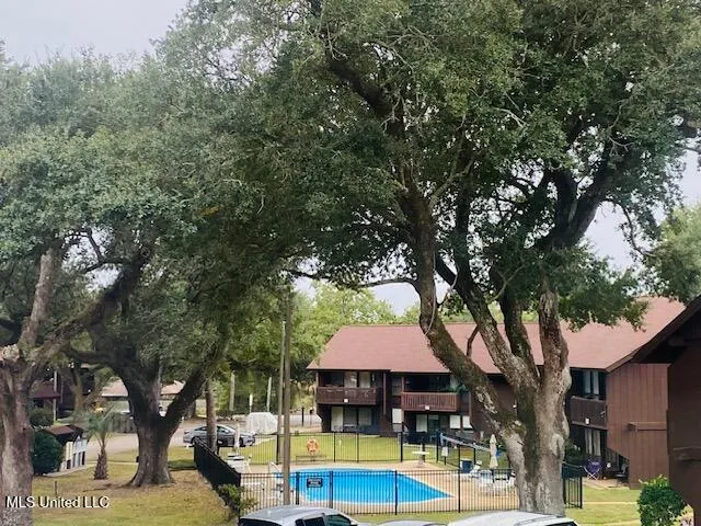 $1,375 | 208 Molokai, Unit B, Diamondhead, MS 39525