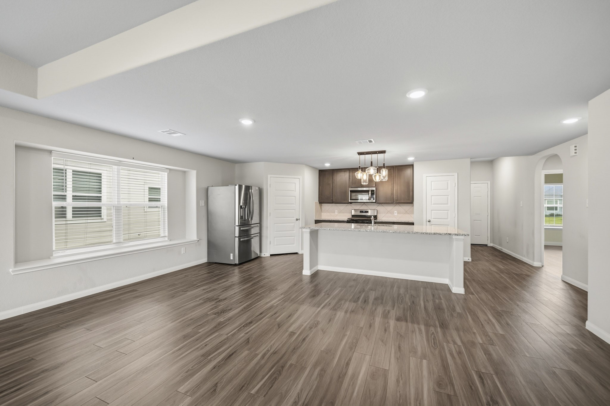 5327 Briana Dee Drive Rosharon, TX 77583 - Photo 11 of 14 Kitchen/Dining