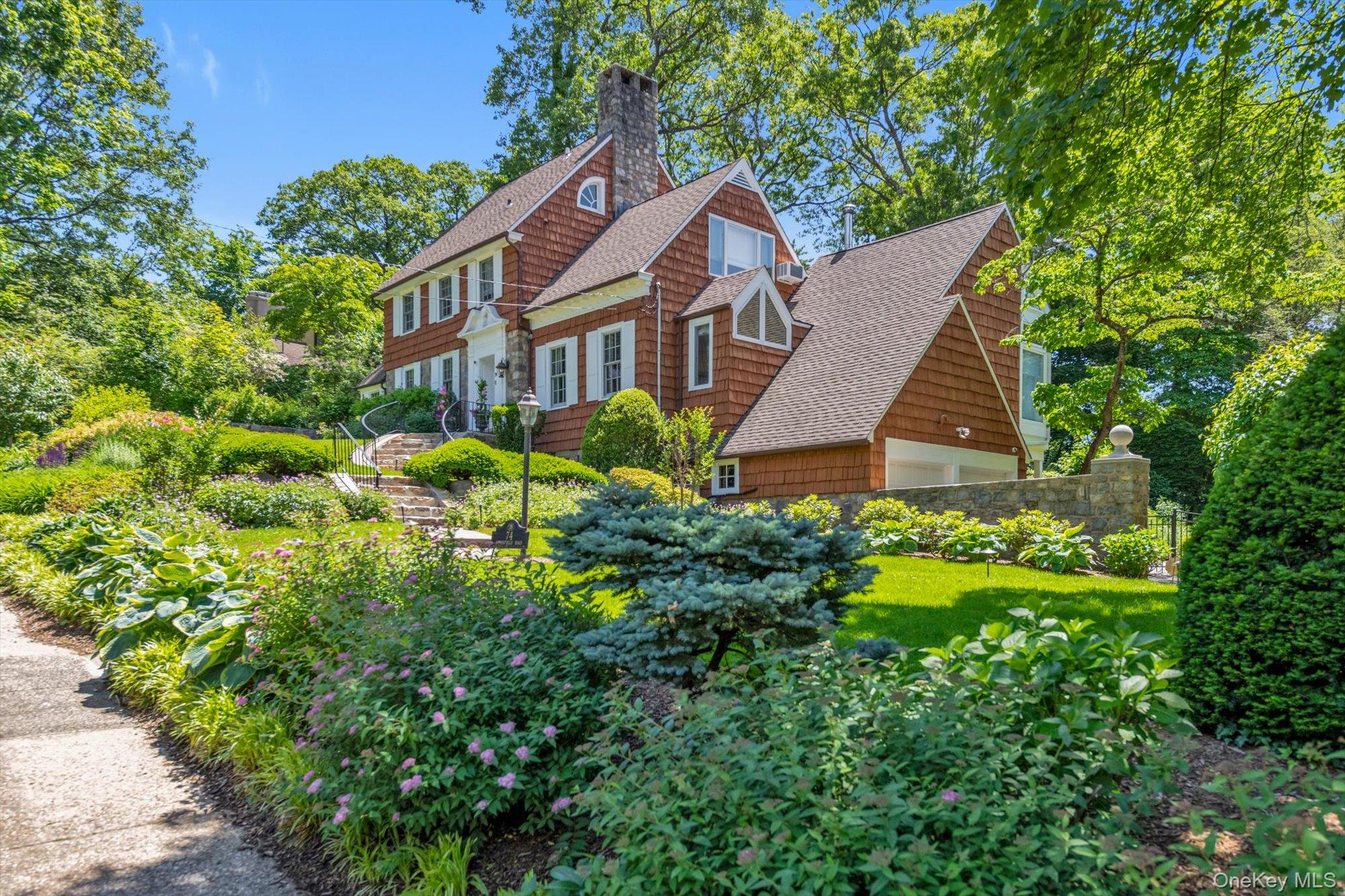 74 Litchfield Road Port Washington, NY 11050 - Photo 37 of 48