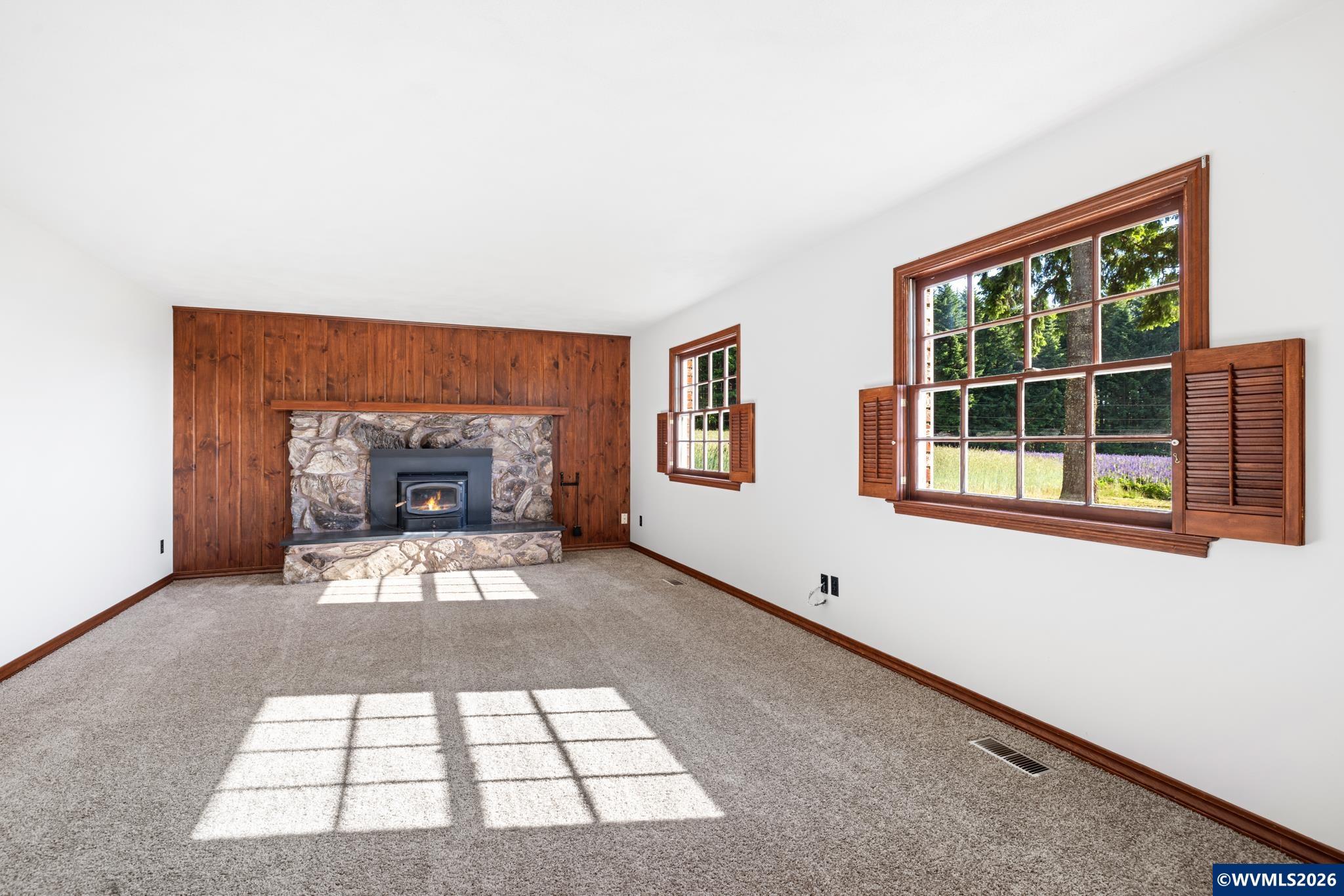 17753 Powers Creek Loop Road Northeast Silverton, OR 97381 - Photo 7 of 29