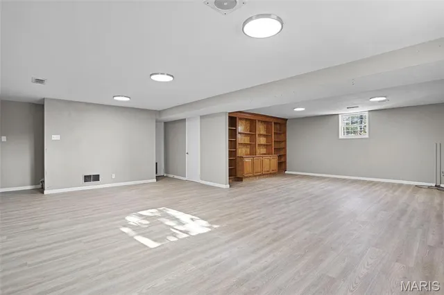 $360,000 | 46 West Beacon Hill Road, Fairview Heights, IL 62208