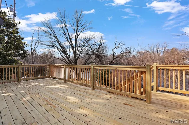 $360,000 | 46 West Beacon Hill Road, Fairview Heights, IL 62208