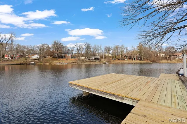 $360,000 | 46 West Beacon Hill Road, Fairview Heights, IL 62208