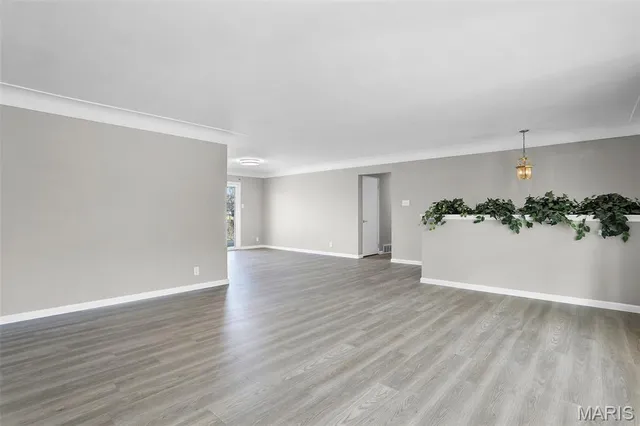 $360,000 | 46 West Beacon Hill Road, Fairview Heights, IL 62208