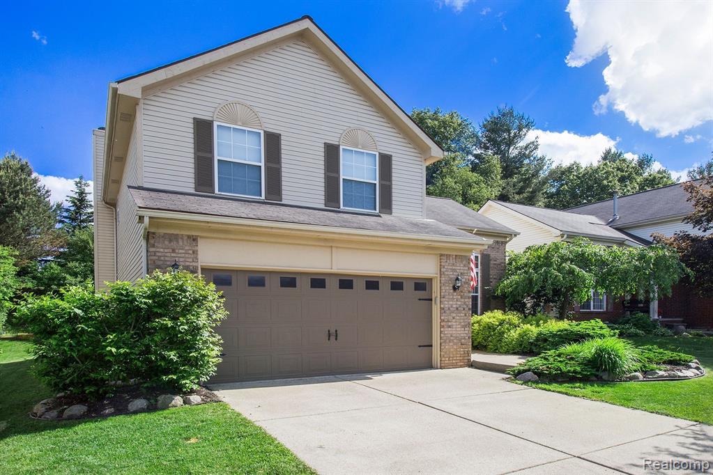 54 Eagle Ridge Road Lake Orion, MI 48360 - Photo 3 of 33