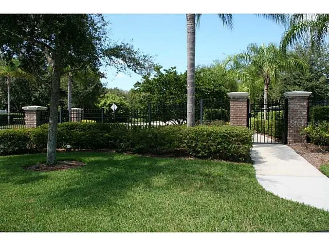 $2,095 | 3806 Parkridge Circle, Unit 21105, Sarasota, FL 34243