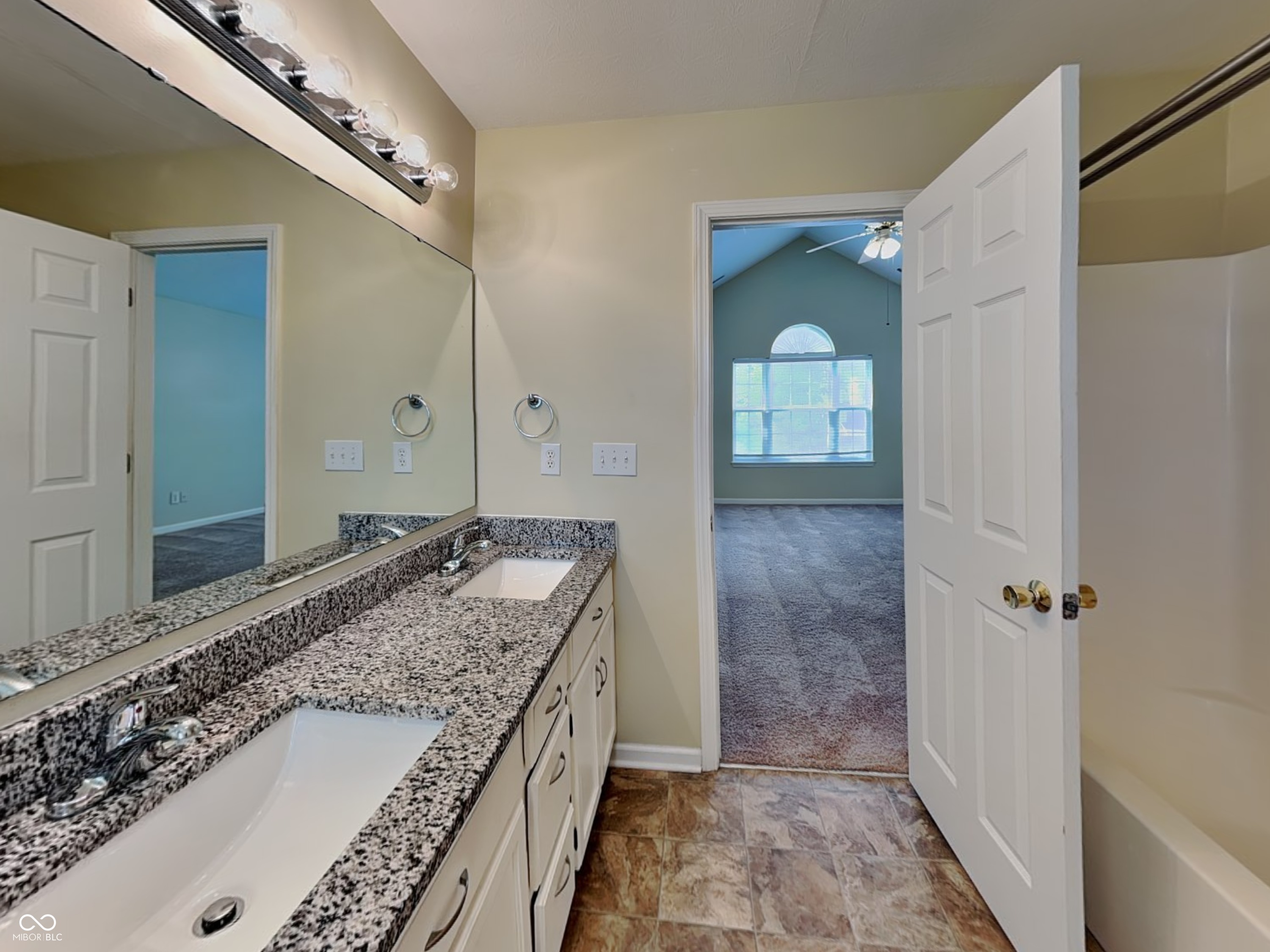 5348 Rippling Brook Way Carmel, IN 46033 - Photo 10 of 22