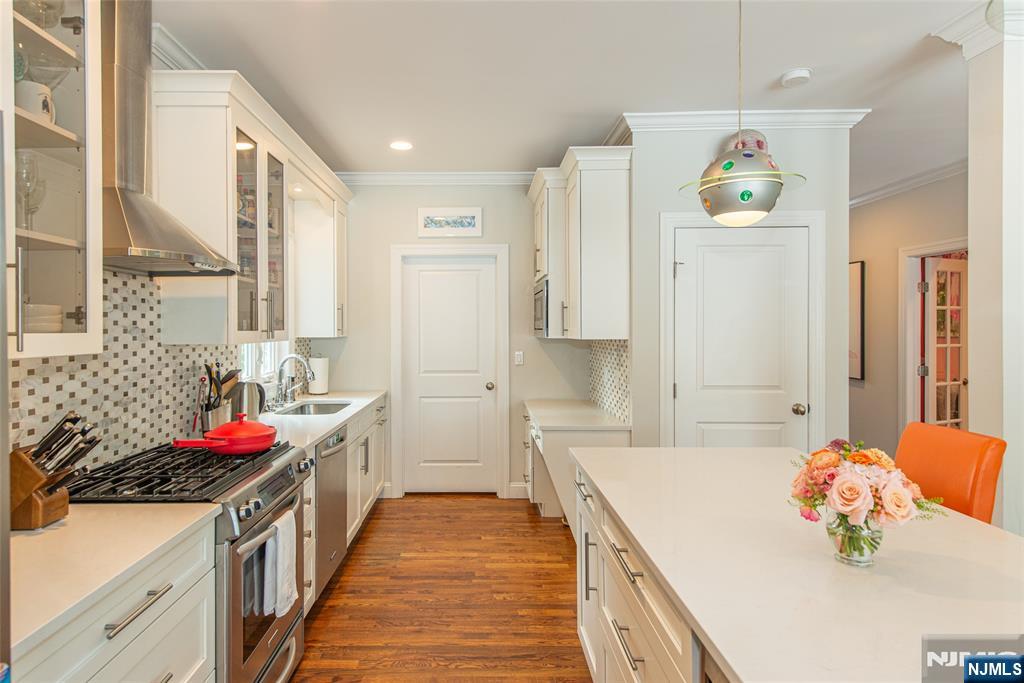 8 Madison Avenue Montclair, NJ 07042 - Photo 12 of 47