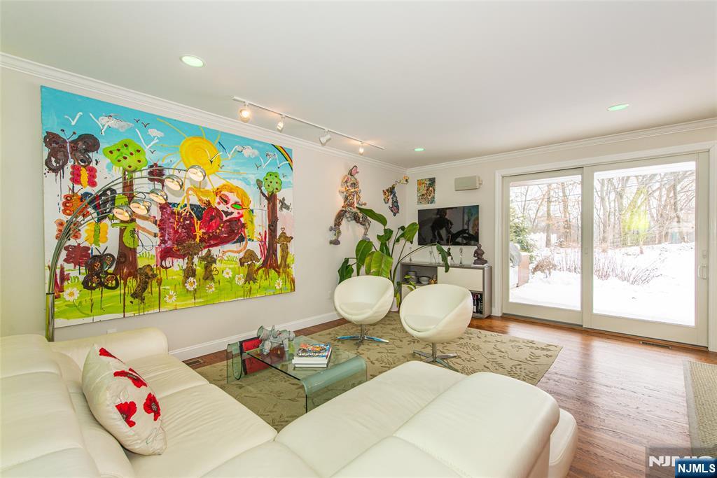 8 Madison Avenue Montclair, NJ 07042 - Photo 18 of 47