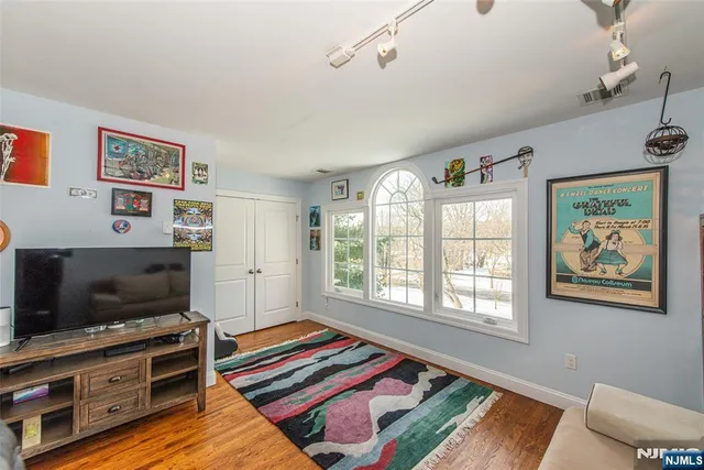 $1,280,000 | 8 Madison Avenue, Montclair, NJ 07042