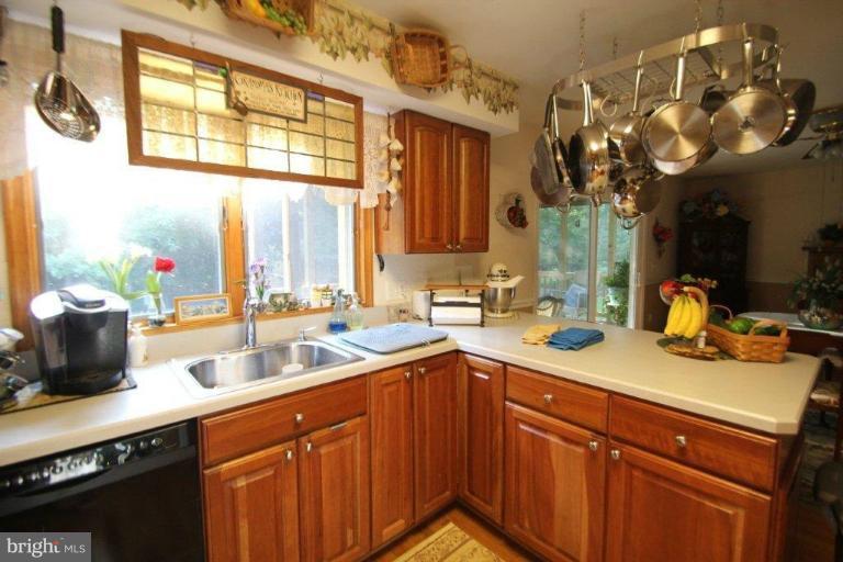 11231 Country Road Dunkirk, MD 20754 - Photo 16 of 30 Kitchen