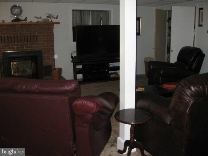 11231 Country Road Dunkirk, MD 20754 - Photo 26 of 30 Family Room