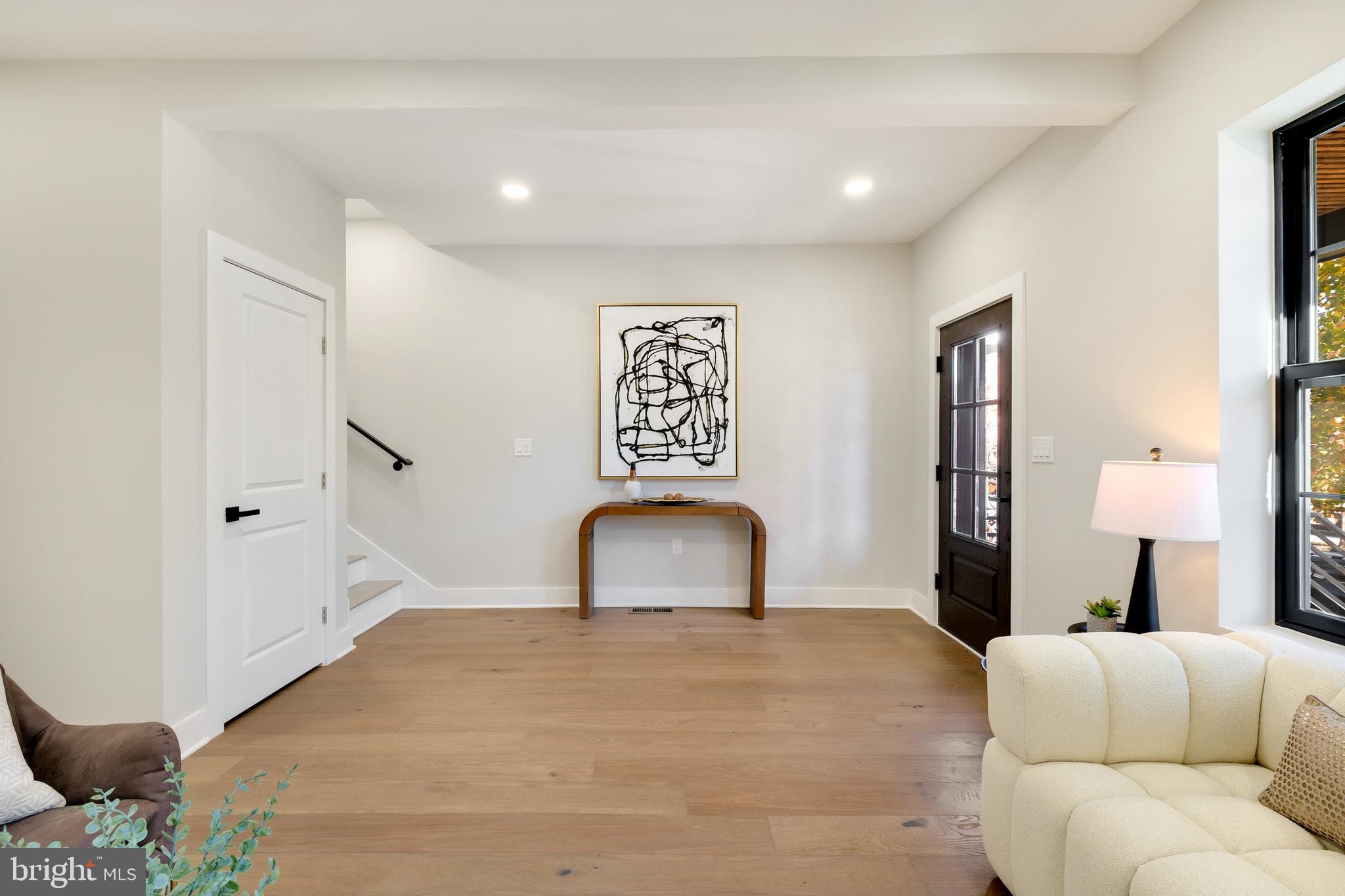 21 16th Street Southeast Washington, DC 20003 - Photo 3 of 37